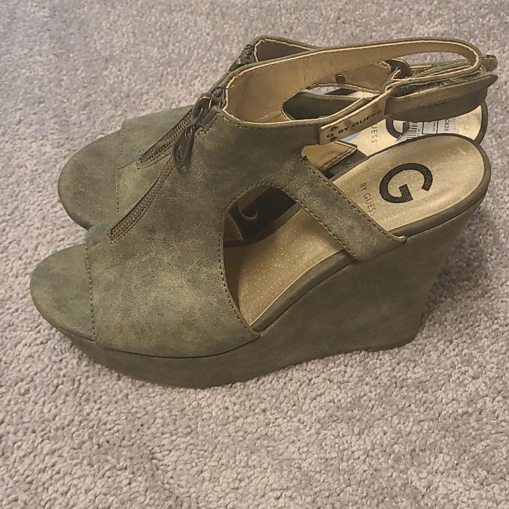 G by Guess platform heels 8.5